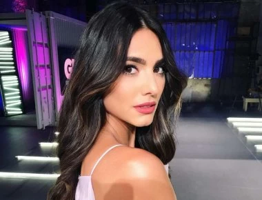 H Ηλιάνα Παπαγεωργίου ποζάρει topless στις διακοπές της! (φώτο)